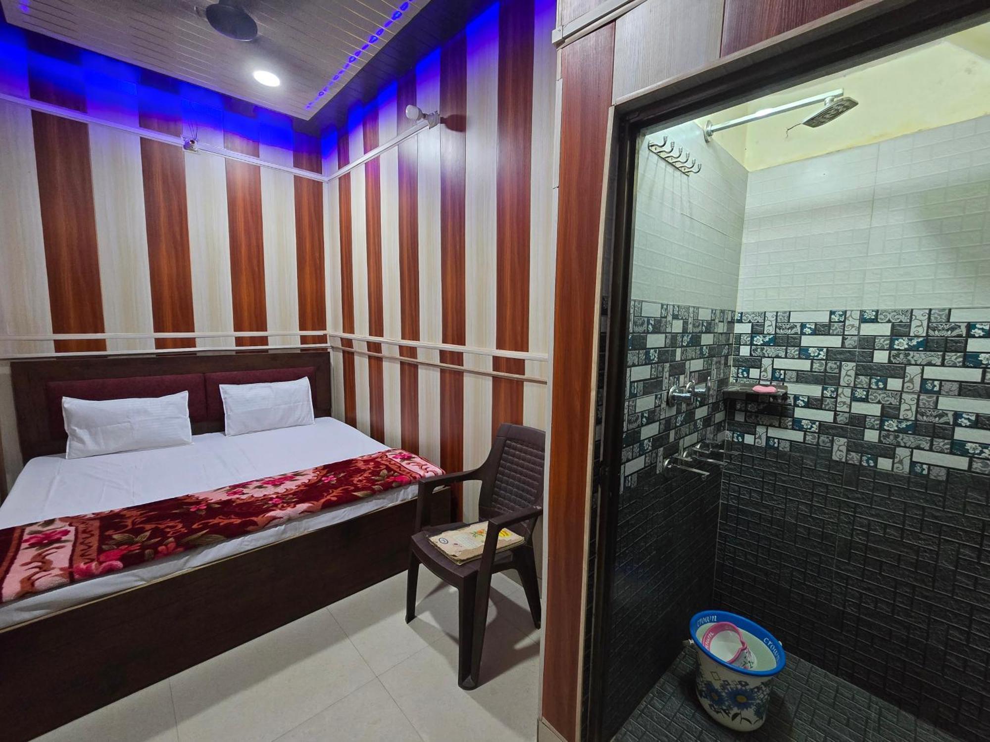 Ramlala Paying Guest House Stay Just 100M From Saryu Ghat, Ayodhya Exterior foto